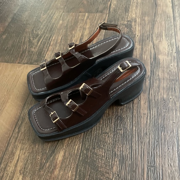 Sandals - Picture 2 of 3